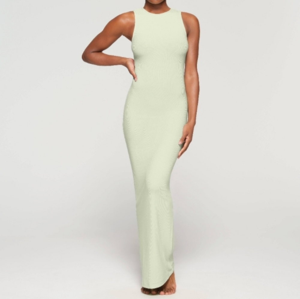 2. NWT SKIMS SOFT LOUNGE SLEEVELESS DRESS IN HONEYDEW